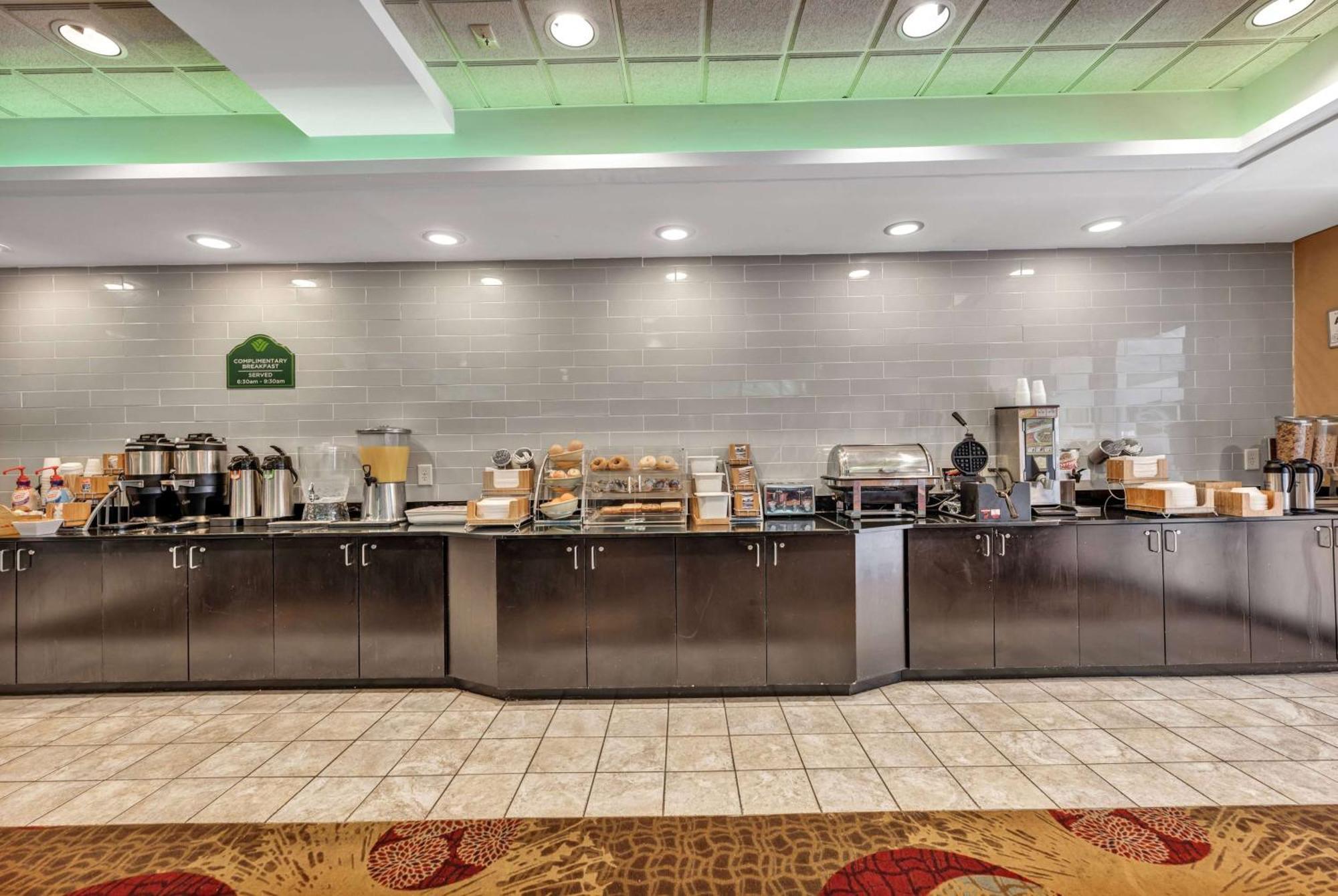 Wingate By Wyndham State Arena Raleigh/Cary Hotel Zewnętrze zdjęcie